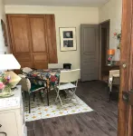 Les Ateliers d'Art Modiste et Formier Hotels in Roanne