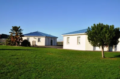 Brit Hotel Azur Hotels in Sevremoine
