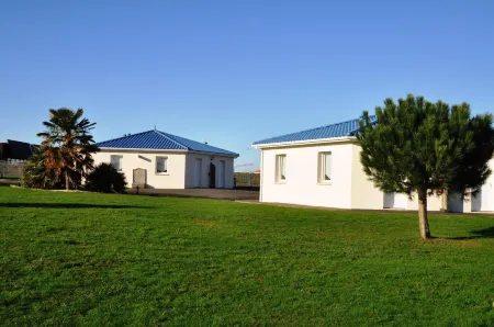 Brit Hotel Confort Azur Cholet Nord Отели в г. Севрмуан