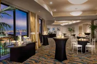 Hilton San Diego Airport/Harbor Island