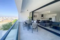 Phaedrus Living White Hills Suites Panoramic View