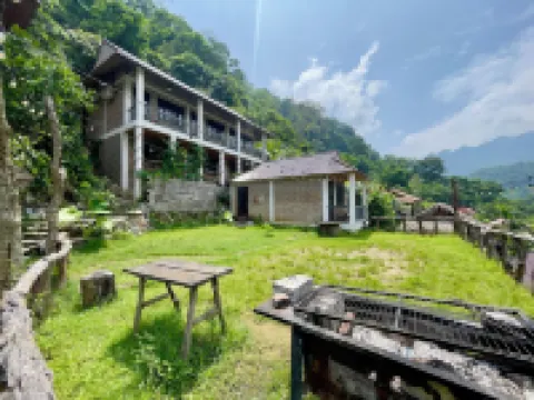 Ba Be Lakeside Bungalow Hotels in Ba Be District