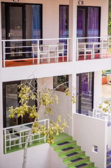 Xanadu Beach Resort Hotels near Koh Lan