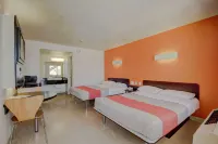 모텔 6 샌안토니오 - 포트 샘 휴스턴 키르비 호텔