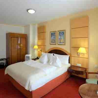 Hotel am Kochbrunnen Rooms
