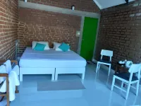 Laana Villa Hotels in Miriswatte