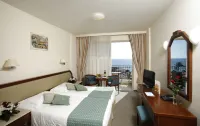 Aquamare Beach Hotel & Spa Hotels in Пафос
