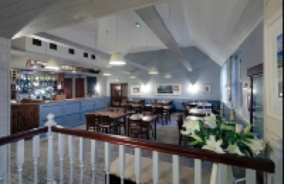 Red House Hotel