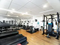 Hotel Mesaluna Near American Consulate - Gym