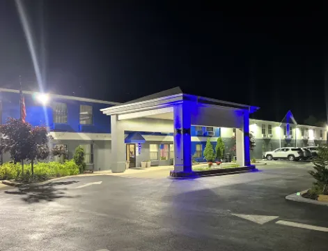 温德姆戴斯酒店-萊克布拉夫大湖海軍基地