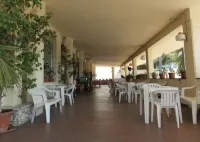 Hotel 106 Hôtels à : Petrizia