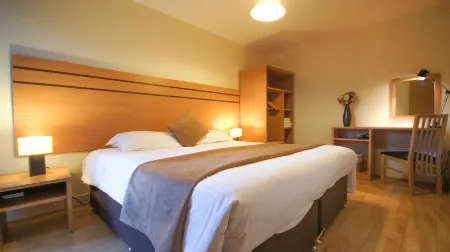 Crompton Court Apartments