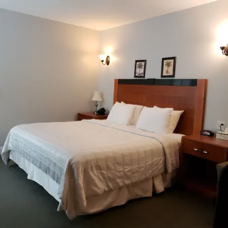 Crescent Suites Hotel