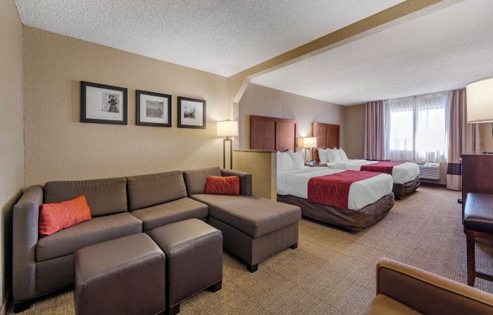 Comfort Inn & Suites Hays I-70