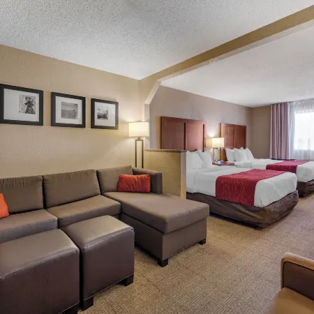 Comfort Inn & Suites Hays I-70