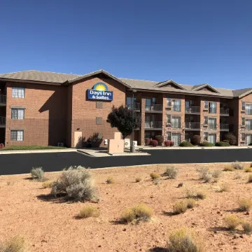 Days Inn & Suites by Wyndham Page Lake Powell