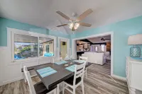 3-BR/2 Bath waterfront home with direct access to Gulf. Pool, kayaks and dock