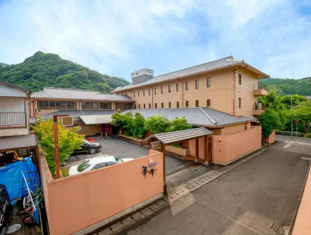 Hana no Shizuku Hotel Отели рядом со станцией JR Chiwata station