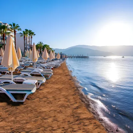 Aurasia Sea Side Hotel