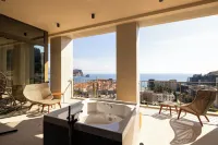 Merit Starlit Hotel & Residences - Hot Tub