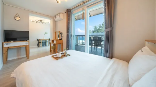 Goseong Araenmaru Pension