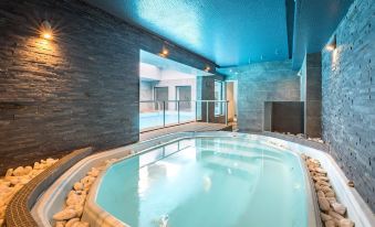 Hotel Brise de Mer - Piscine intérieure & extérieure