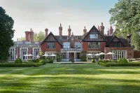 Macdonald Elmers Court Resort