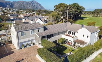 Hermanus Lodge on the Green - Solar Power