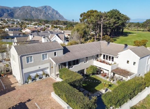 Hermanus Lodge on the Green - Solar Power