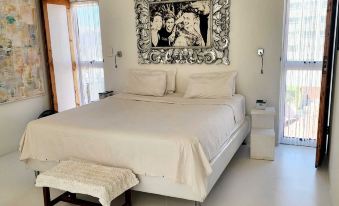 4 on Highworth Apartments and Studios