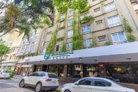 伊克公寓飯店 Church of the Blessed Sacrament and St. Therese附近的飯店