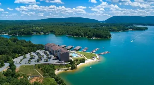 Spacious little condo at SML- Mariner's Landing Resort Hotel a Bedford County