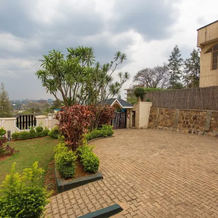 Iris Guest House