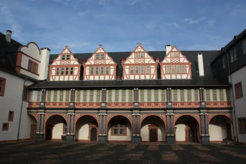 Schlosshotel Weilburg - С бассейном