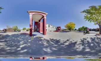 Econo Lodge Inn & Suites Albuquerque East I-40 Eubank Exit