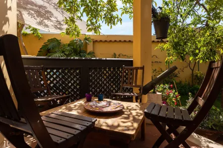 Geronimo Guest House Belém Отели рядом с достопримечательностью «Jardim da Praca do Imperio»