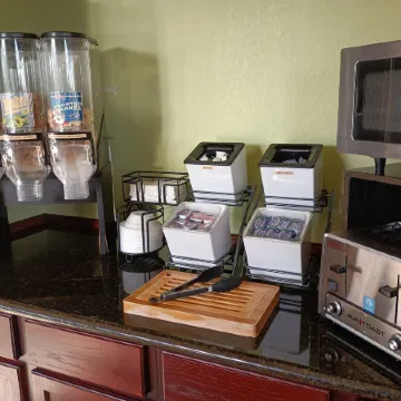 Americas Best Value Inn and Suites-Alvin-Houston