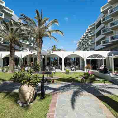 Apollo Beach Hotel Exterior