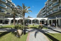 Apollo Beach Hotels near Chaplin's Beach Bar