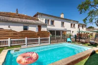 Hotel les Vieux Acacias Hotels in Gaillan-en-Medoc