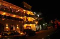 Oasey Beach Hotel Các khách sạn gần Gnanawimala Vidyalanubadda Buddhist Center