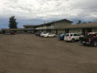 Motel 6 Fort Nelson, BC - موقف سيارات