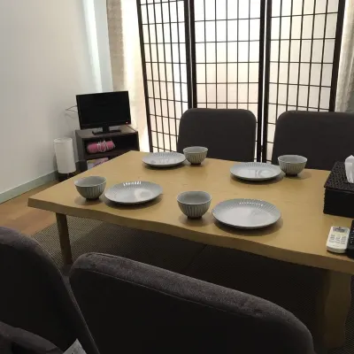 Guest House Zwell Hakata Nishijin Отели рядом с достопримечательностью «Станция Meinohama »