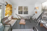 Private setting between flowing creeks, minutes from Cincinnati attractions.