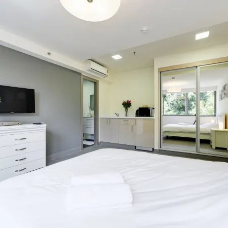 Dizengoff Inn Apartments Отели рядом с достопримечательностью «Железнодорожный вокзал Ха-Шалом»