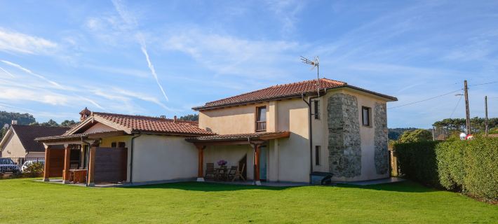 Casona de Llanorrozo Apartamentos Rurales Hotele w: Comarca Vaqueira