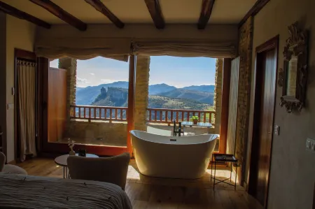 Hotel Santa Llucia Rupit Отели в г. Лес-Планес-д'Остолес