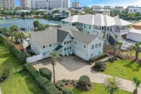 Harborside by AvantStay Expansive Destin Retreat Hotels near Harbor Blvd