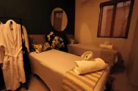 Bali at Scenic Haven Lodge in Hartbeespoort - Kylpylä