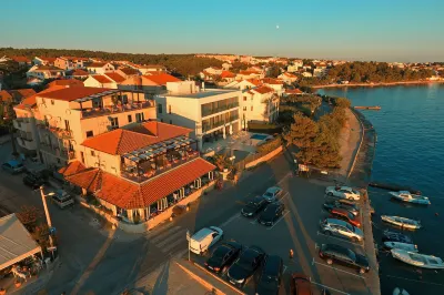 Hotel Delfin Hôtels à : Kozino